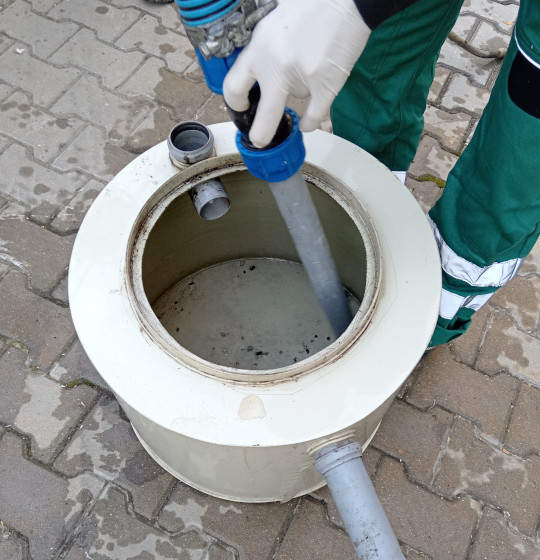 Vidanjare si curatare bazin apa menajera