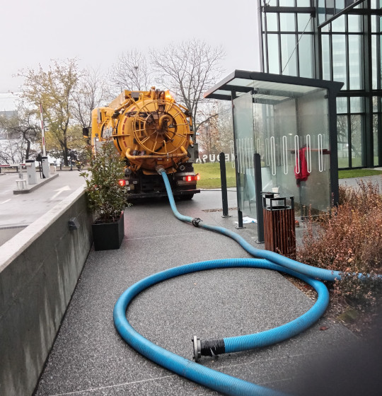 Vidanjare si curatare bazin apa menajera