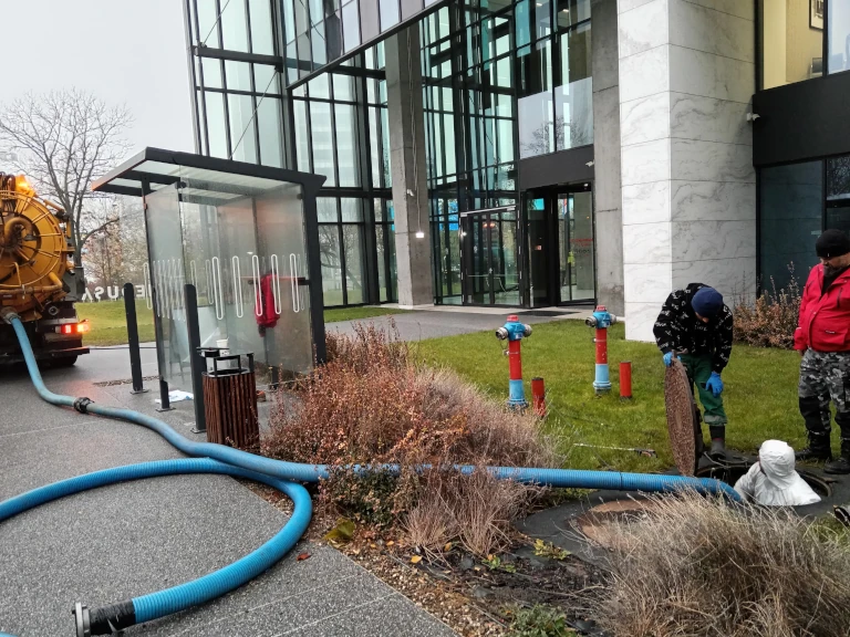 Vidanjare bazin bloc Bucuresti — Aqua Vidanjare